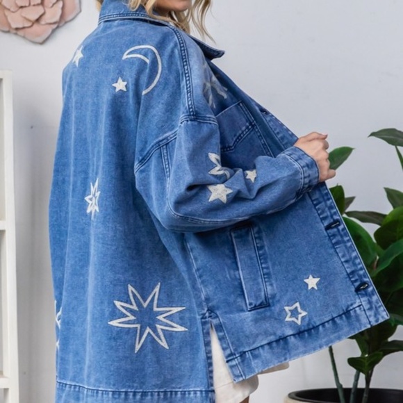 Veveret Medium Wash Sun Star Moon Embroidered Denim Jean Jacket - Picture 4 of 8
